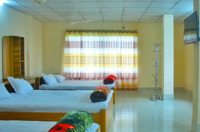 Triple bed (6 Person) - AC 301