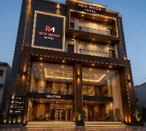 Hotel red moon