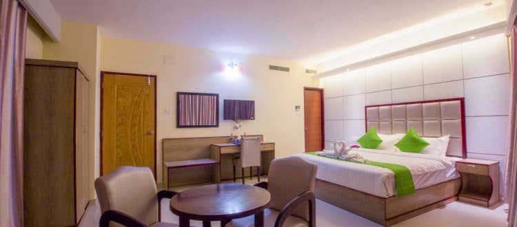 THE PRESIDENTIAL SUITE Mira