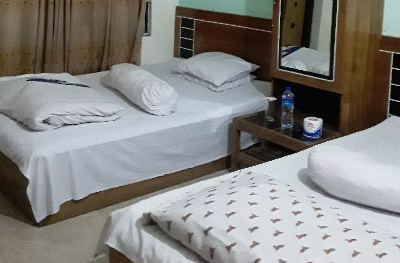 Double Bed Ac ROOM 209