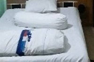 Single bed None Ac 01