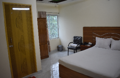 AC\Non-AC Connecting Room with Three Bed 301