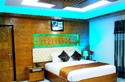 VIP Deluxe Couple 502