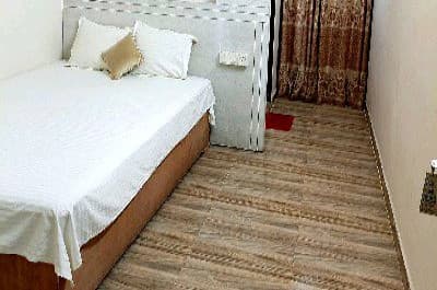 Couple Bed AC 206